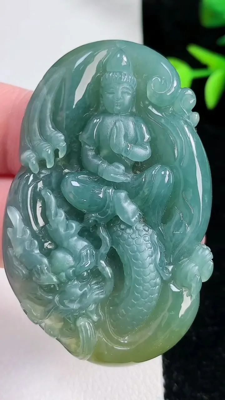 天然A货翡翠蓝水御龙观音菩萨吊坠，尺寸55.7-36.5-8.8，重:32.46g
11月13日