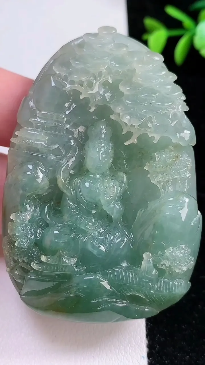 天然A货翡翠山水观音菩萨吊坠，尺寸66-45-14.8，重:84.56g
11月13日
