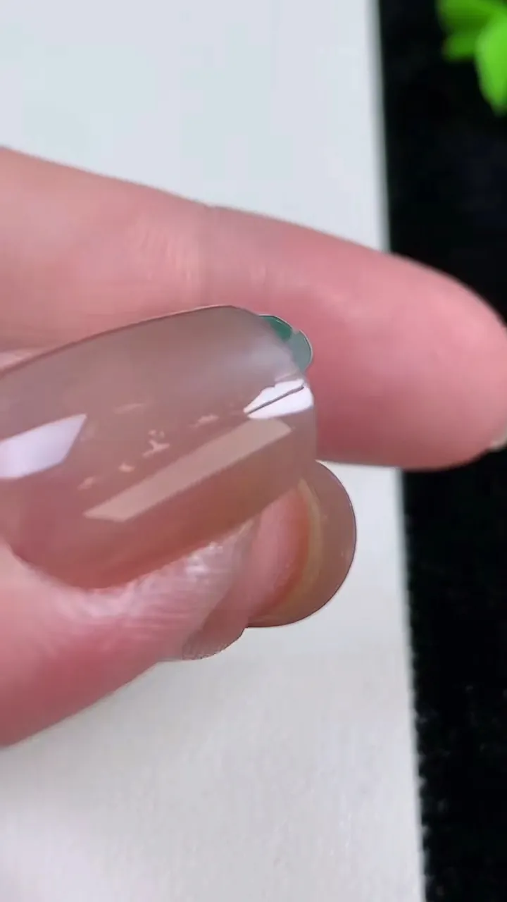 天然A货翡翠冰种飘花佛公吊坠，尺寸19.7-22.5-4.7重量:3.37g
11月13日