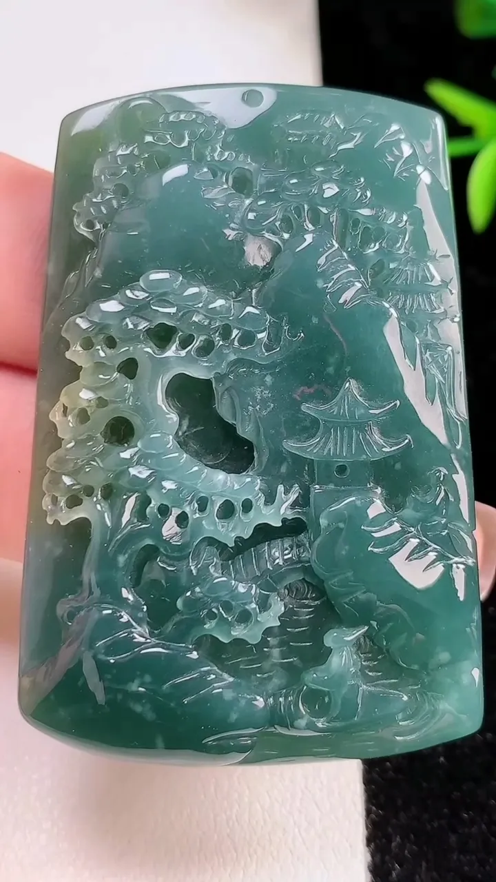 天然A货翡翠山水牌吊坠，尺寸57.8-38.8-8，重:37.83g
11月13日