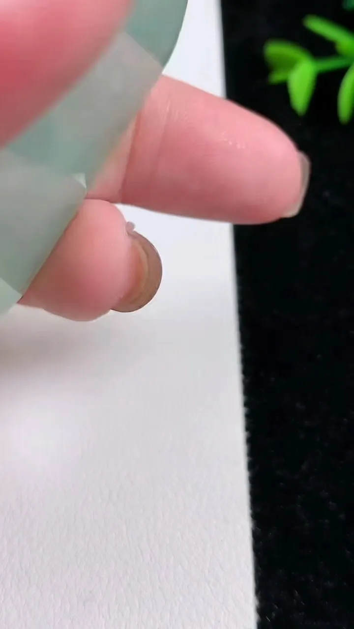 天然A货翡翠山水牌吊坠，尺寸53-44-6，重:26.38g
11月13日