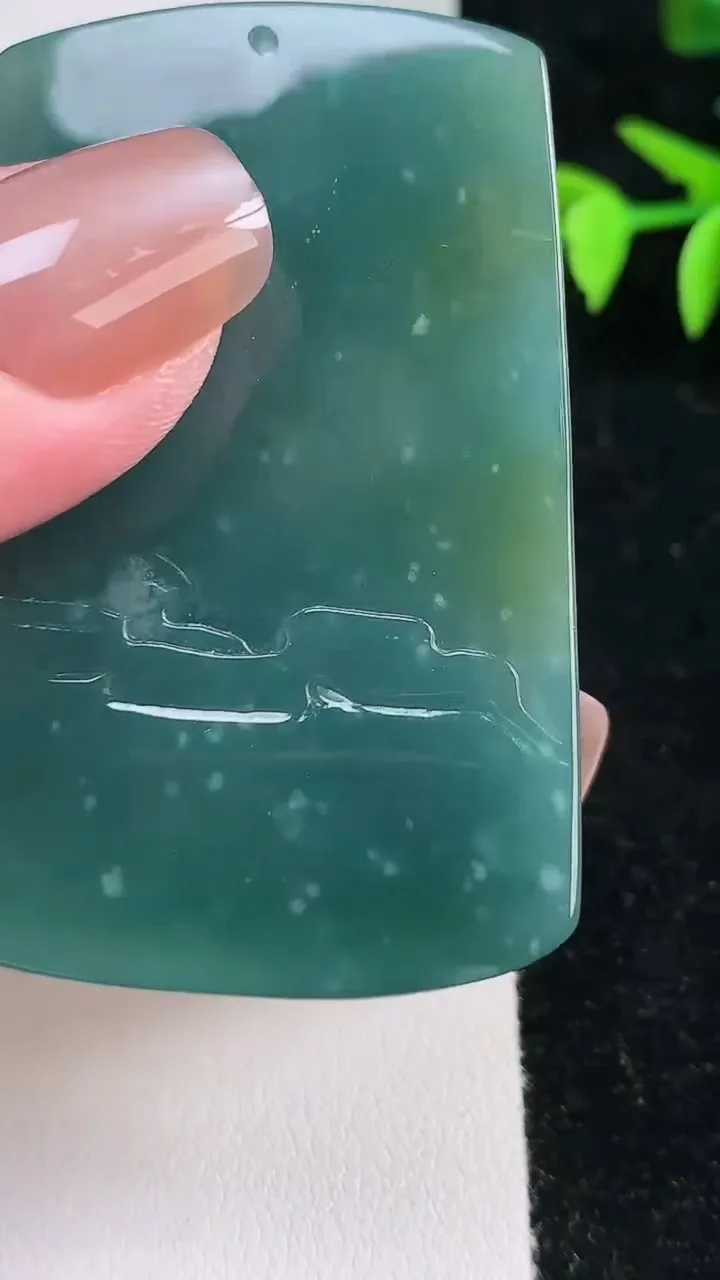 天然A货翡翠山水牌吊坠，尺寸57.8-38.8-8，重:37.83g
11月13日