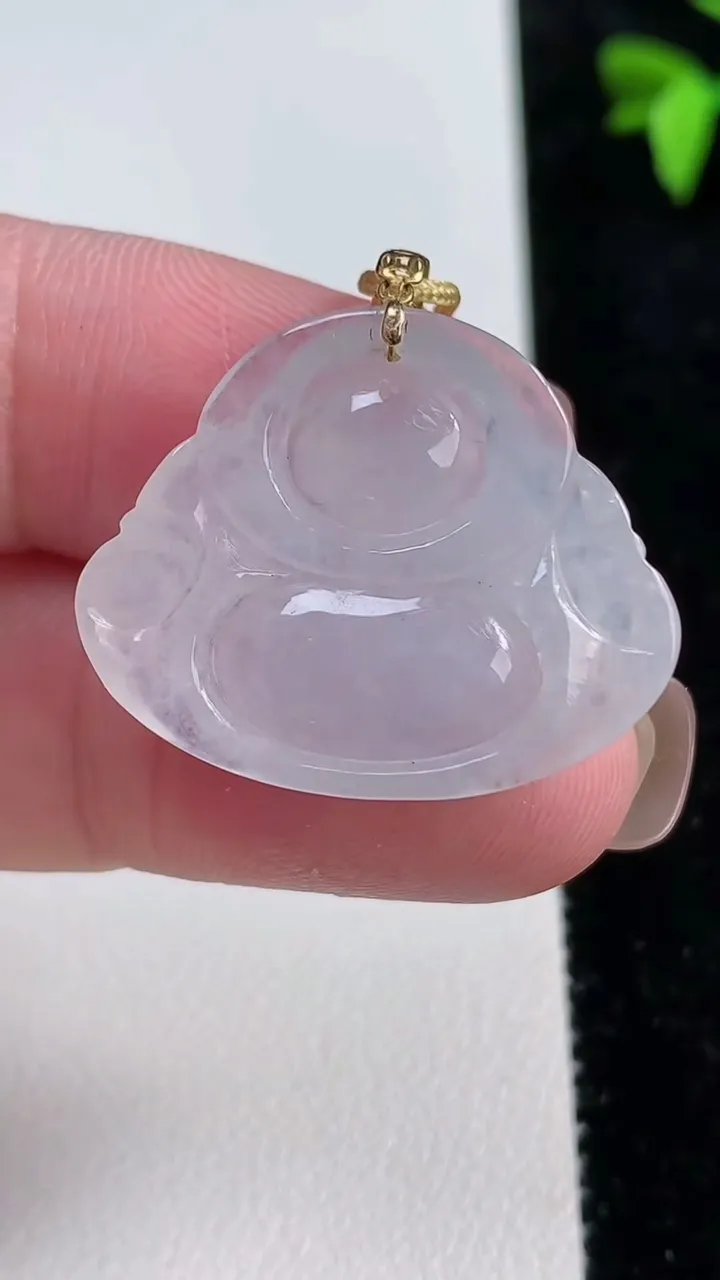 天然A货翡翠种白冰佛公吊坠，尺寸22.8-28-5，重量:5.13g
11月13日