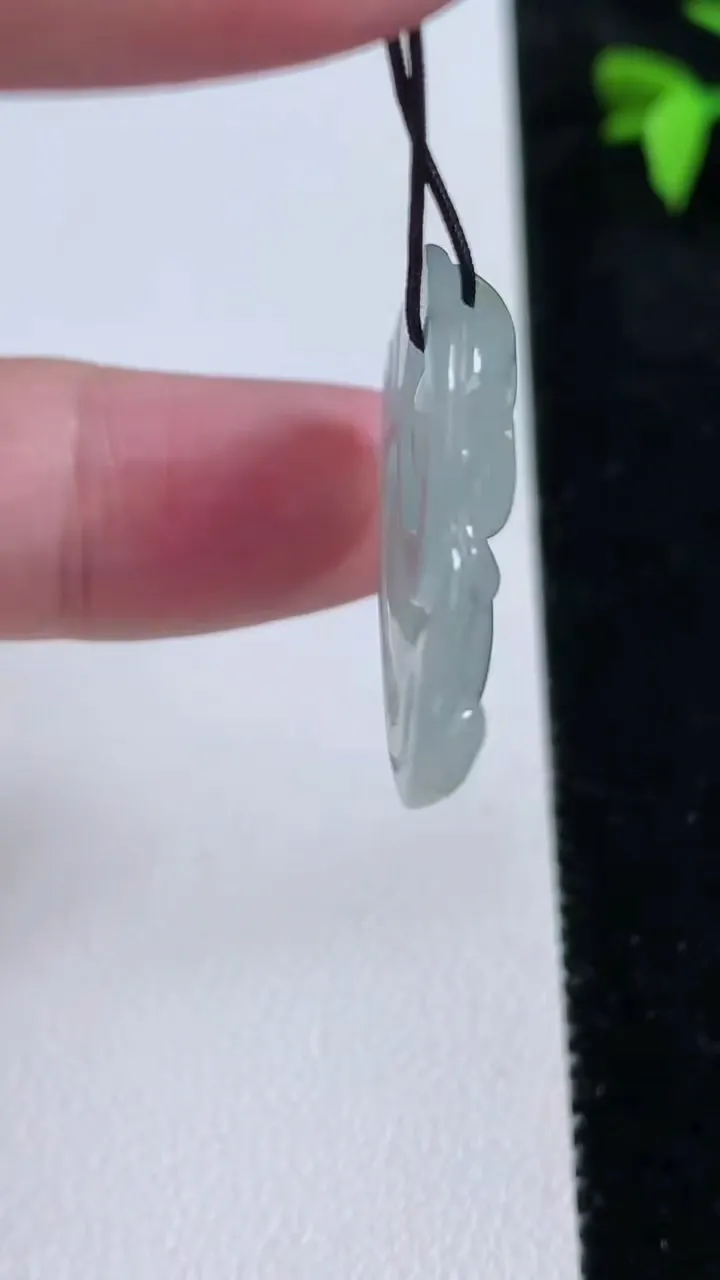 天然A货翡翠佛公吊坠，尺寸25-29.7-4.6，重量:5.10g
11月13日