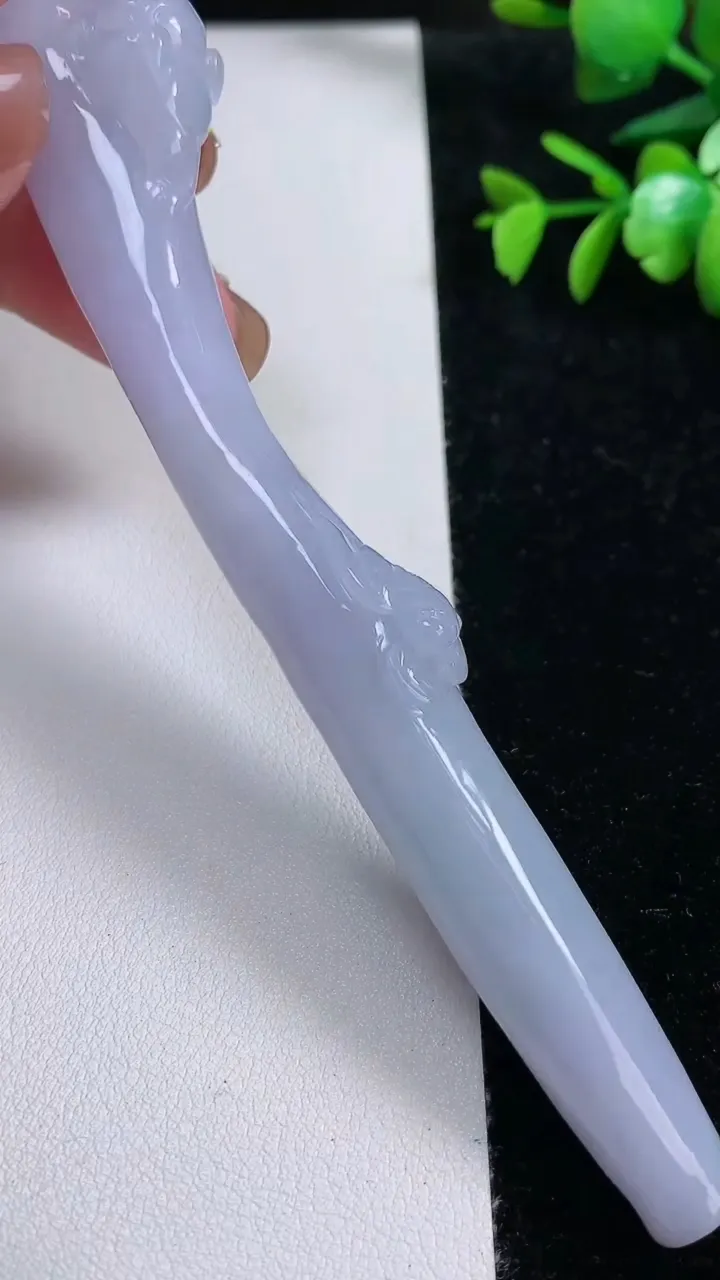 天然A货翡翠紫罗兰金蟾烟嘴，尺寸72.8-53-12，重:51.06g
11月13日