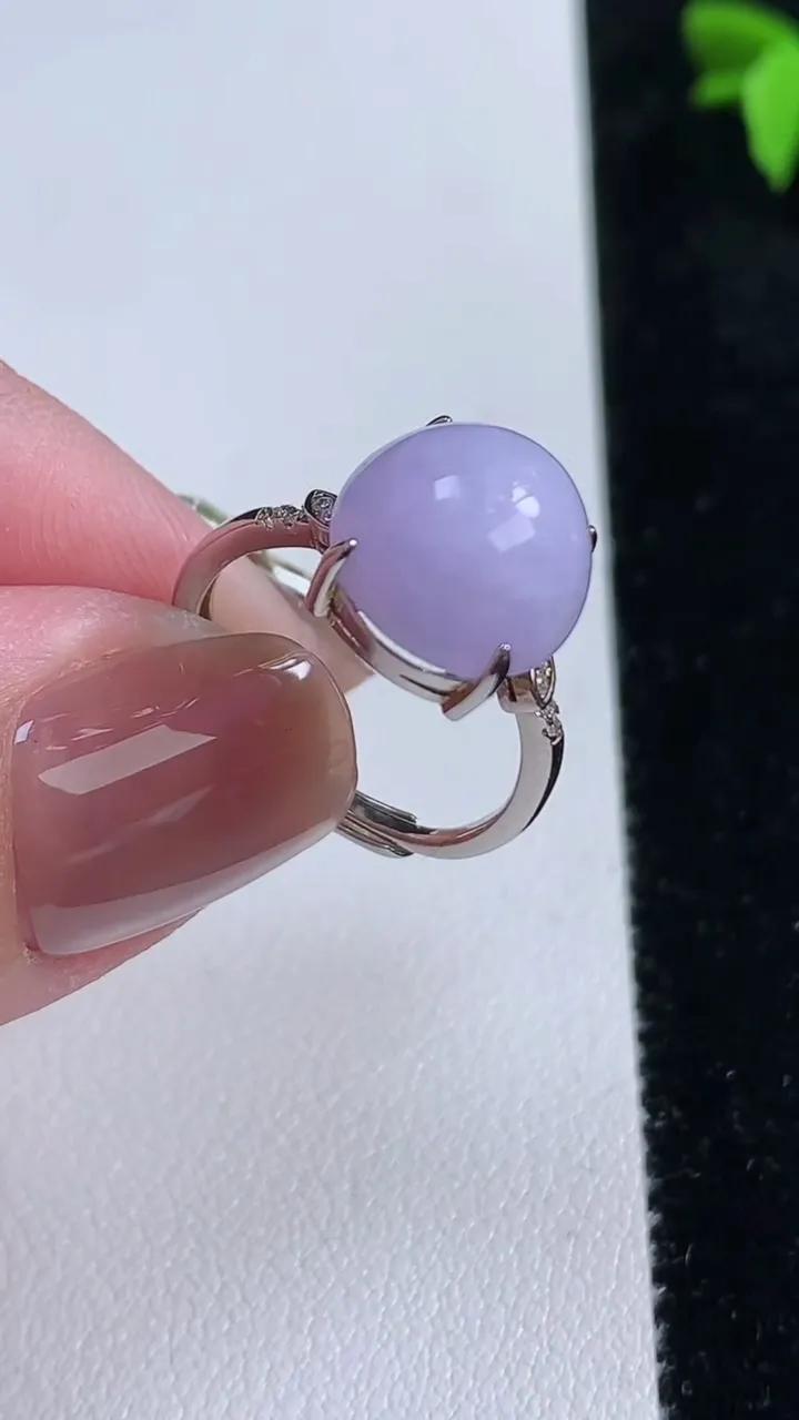 天然A货翡翠925银紫罗兰蛋面戒指，尺寸11-11-6.7，重量:3.38g2025年11月13日
