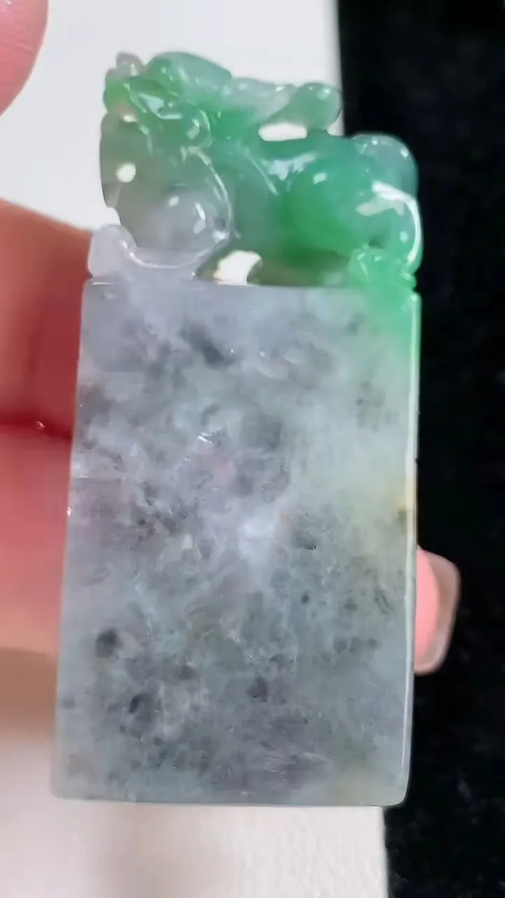 天然A货翡翠貔貅印章，尺寸53.5-25-12，重:41.61g
11月13日