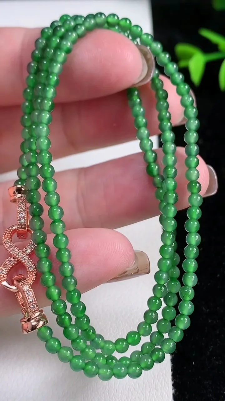 天然A货翡翠小米珠项链，尺寸2.7-177颗，重量:9.50g11月13日
工厂直销收藏佳品,种好水