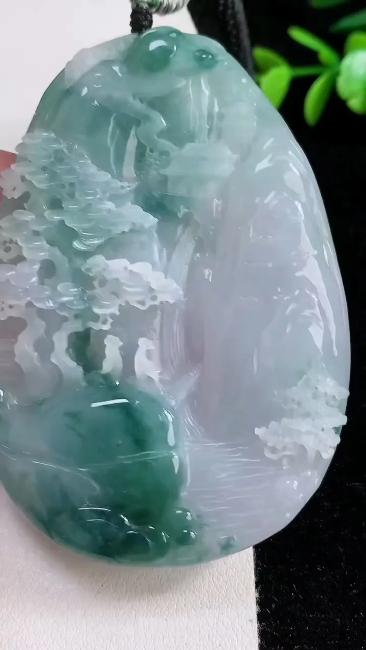 天然A货翡翠牌吊坠，尺寸77-53.6-9.5，重:78.62g
11月13日