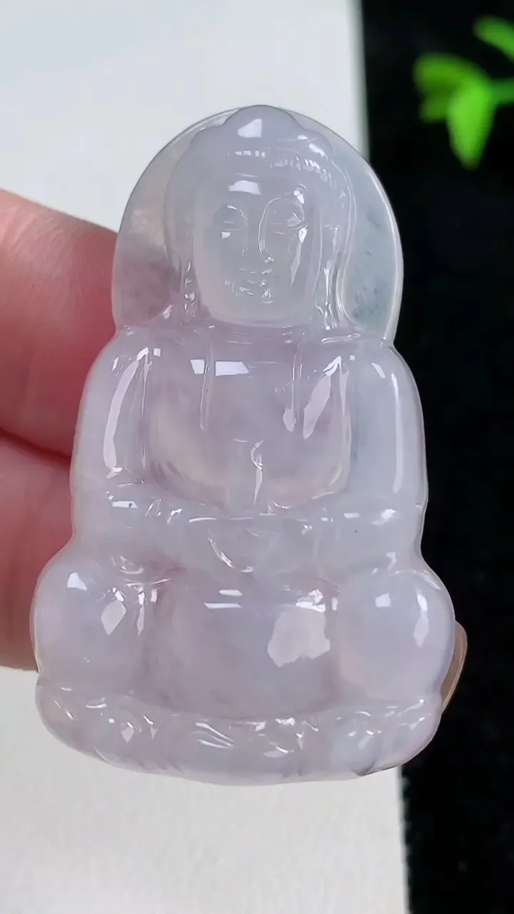 天然A货翡翠观音菩萨吊坠，尺寸44.6-27.5-5.8，重量:12.75g
11月13日