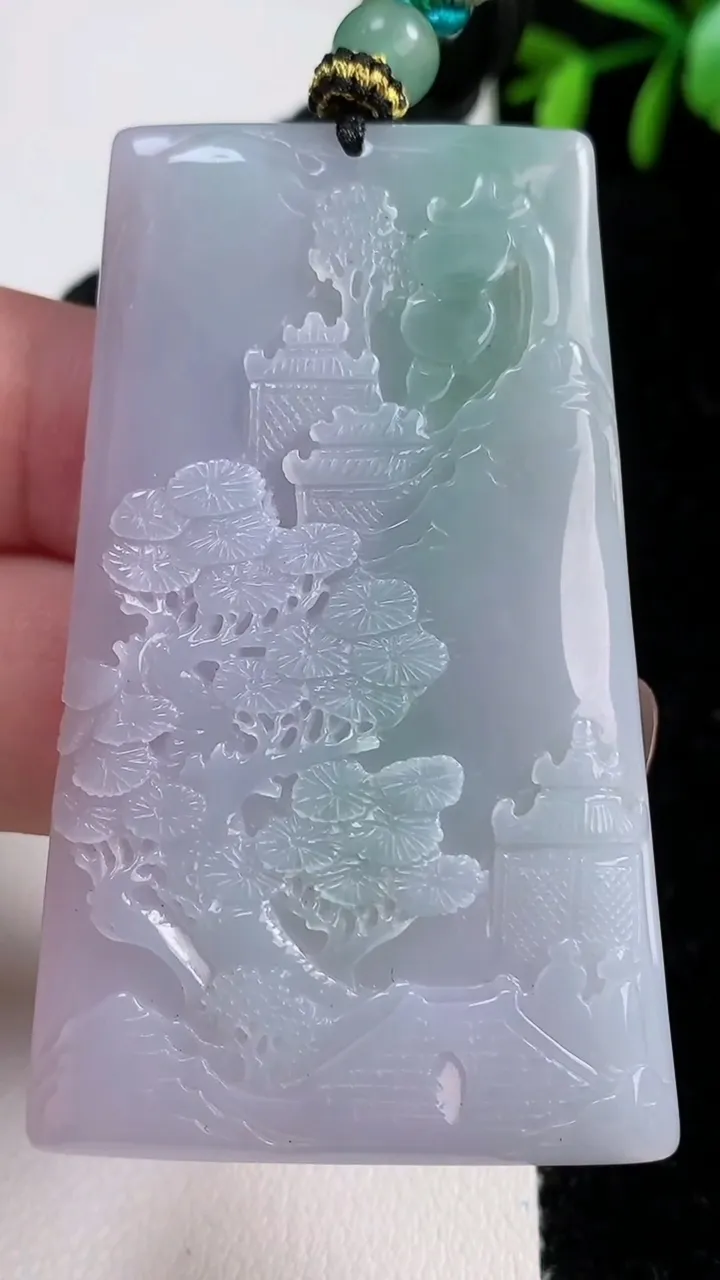 天然A货翡翠山水牌吊坠，尺寸61-37.6-5.2，重量:34.91g
11月14日