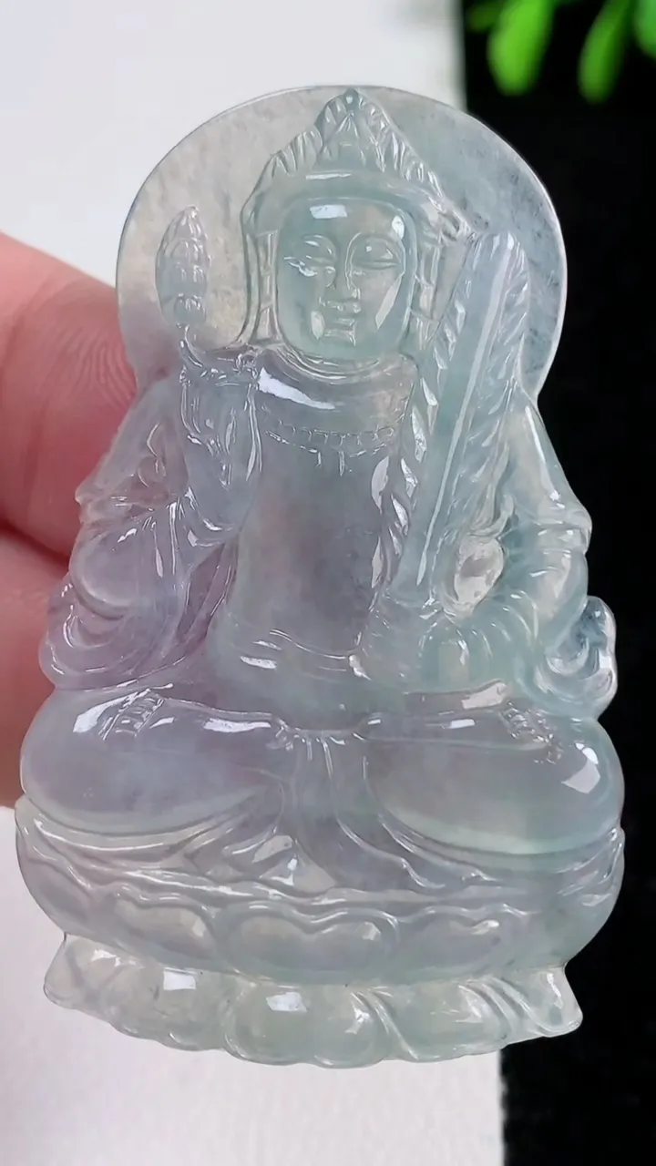 天然A货翡翠虚空藏菩萨吊坠，尺寸53.2-33.7-4.8，重量:15.20g
11月14日