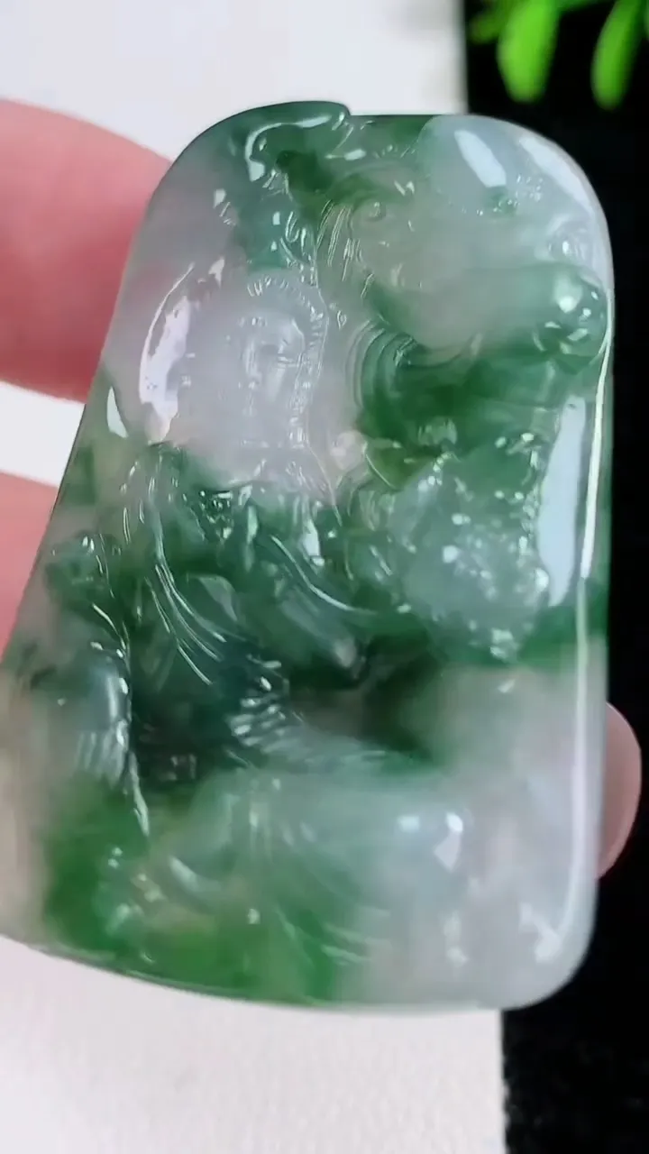 天然A货翡翠普贤菩萨吊坠，尺寸47-32.2-4.8，重量:16.11g
11月14日