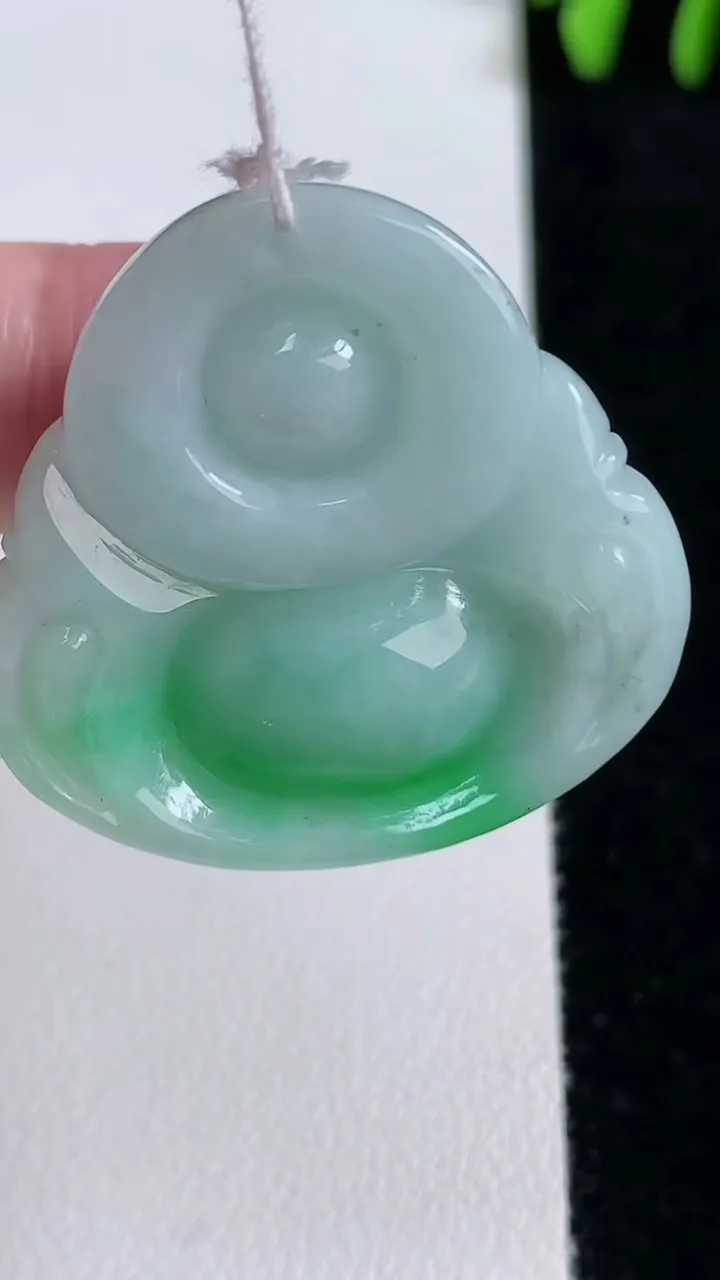 天然A货翡翠佛公吊坠，尺寸31-32.7-13.5，重量:21.64g
11月14日