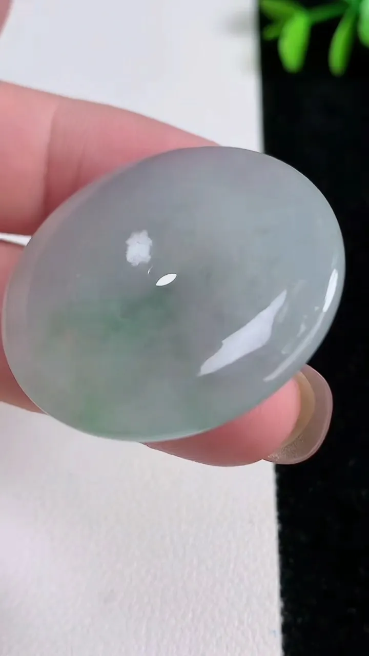 天然A货翡翠平安扣吊坠，尺寸36-5.6，重量:16.36g
11月14日