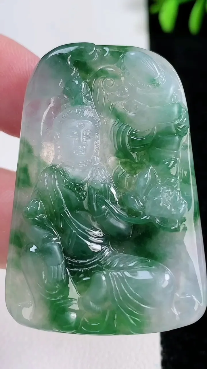 天然A货翡翠普贤菩萨吊坠，尺寸47-32.2-4.8，重量:16.11g
11月14日