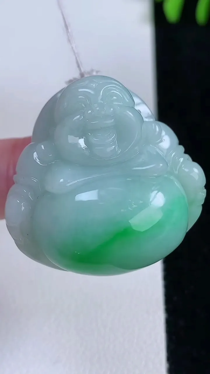 天然A货翡翠佛公吊坠，尺寸31-32.7-13.5，重量:21.64g
11月14日