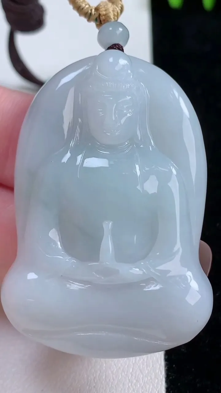 天然A货翡翠飘花观音菩萨吊坠，尺寸49.3-34.7-7.5，重量:27.66g
11月14日