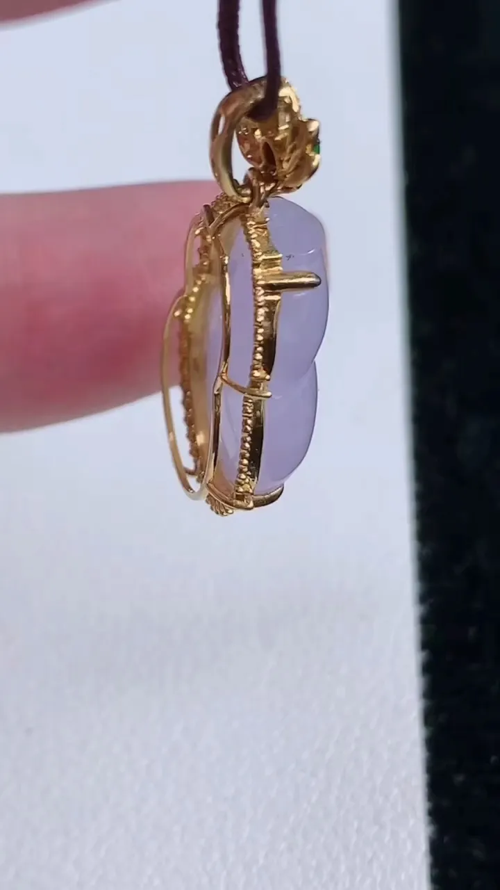 天然A货翡翠18K金紫罗兰葫芦吊坠，尺寸29-15.5-7.5，裸石18.8-12.5-5.3重量:3.54g
11月14日