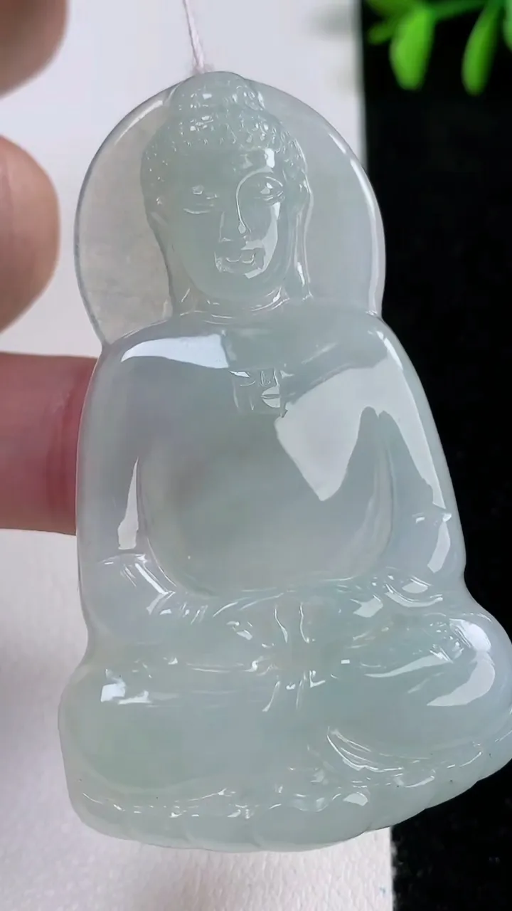 天然A货翡翠大日如来吊坠，尺寸60.8-36.2-5.3，重量:20.88g
11月14日