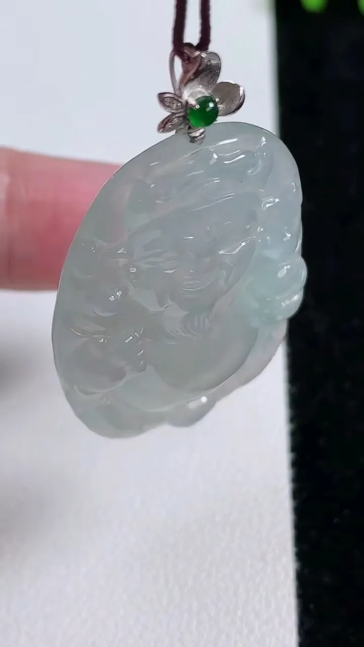 天然A货翡翠财神爷吊坠，尺寸38.8-25.2-5.6，重量:11.77g
11月14日