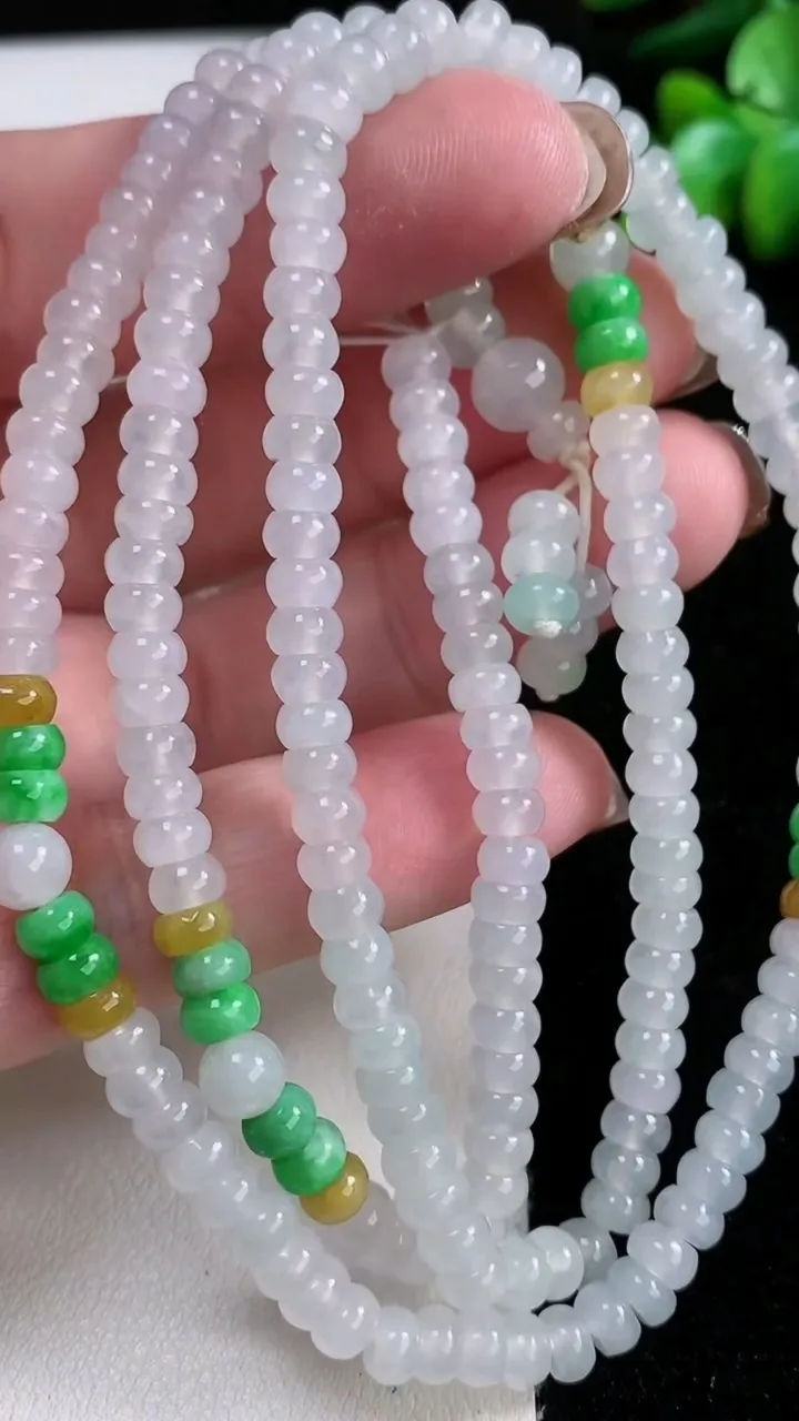 天然A货翡翠三彩算盘珠项链，尺寸4.8-2.4-206颗，重量:34.59g11月14日
工厂直销收藏佳品,种好水足，色泽均匀，有种有色，上手高大气！