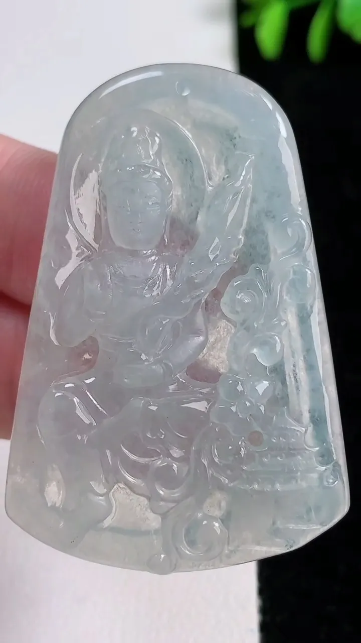 天然A货翡翠文殊菩萨吊坠，尺寸50.5-34.4-4.3，重量:15.65g
11月14日