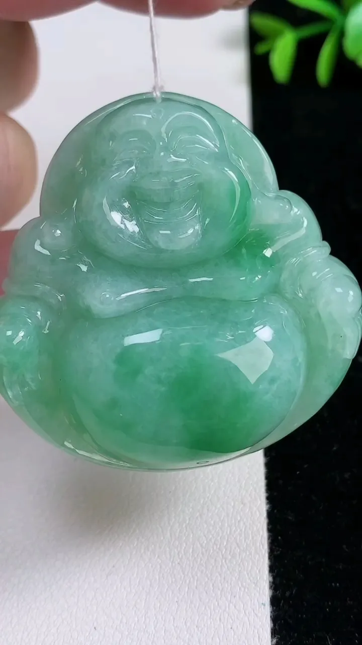 天然A货翡翠佛公吊坠，尺寸49.3-49.6-12，重量:45.14g
11月14日