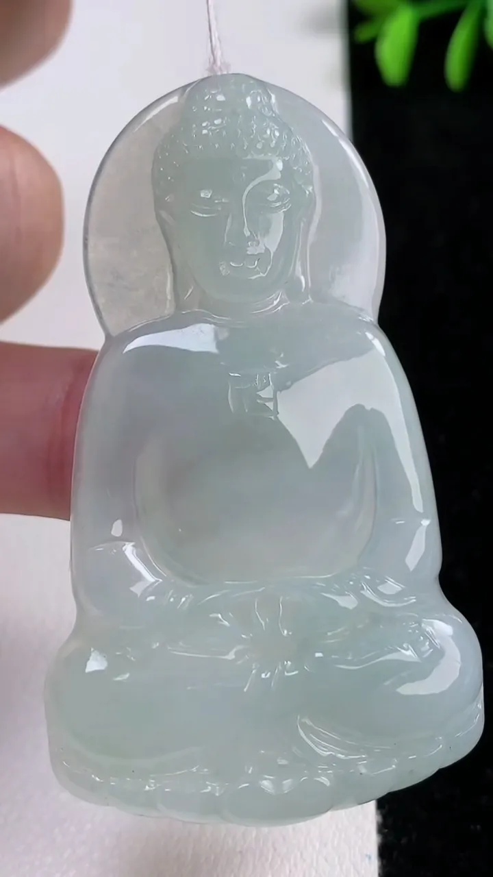 天然A货翡翠大日如来吊坠，尺寸60.8-36.2-5.3，重量:20.88g
11月14日
