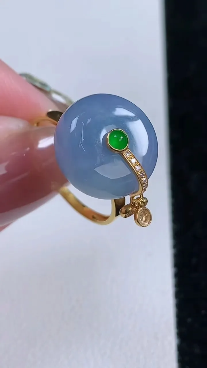 天然A货翡翠18K金紫罗兰平安扣戒指，尺寸17.6-13.6-5.6，重量:3.68g2025年11