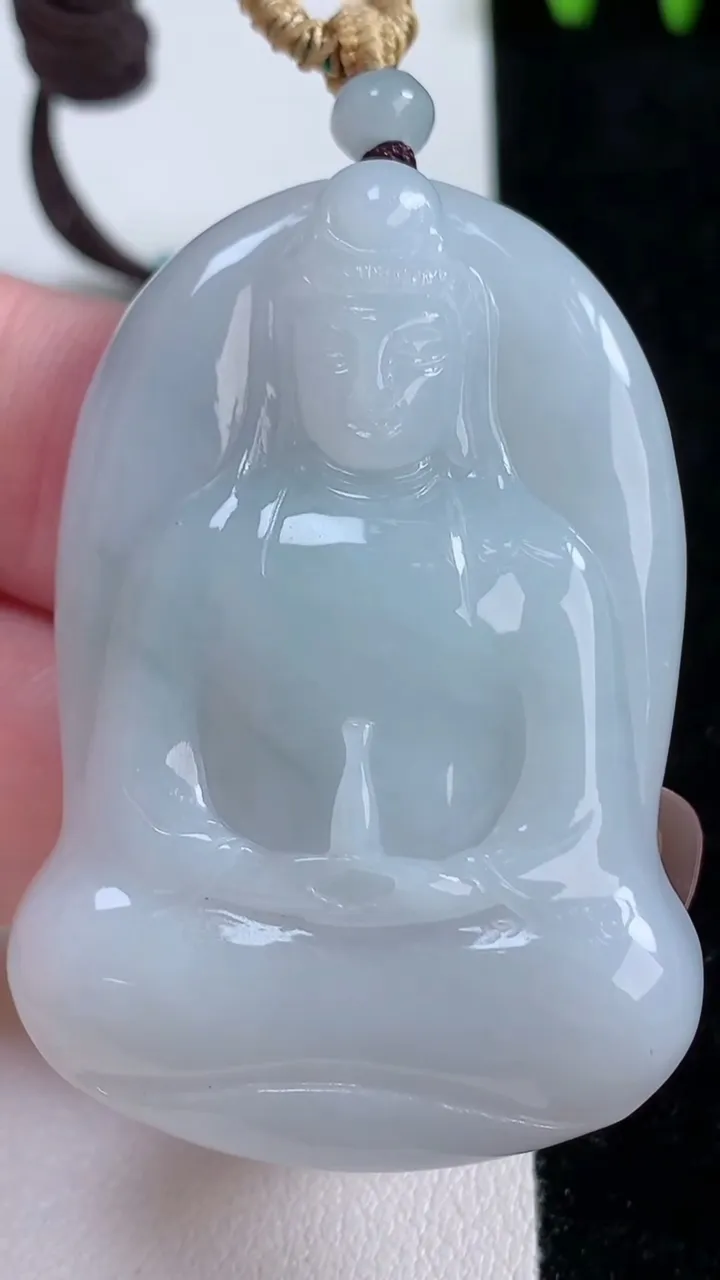 天然A货翡翠飘花观音菩萨吊坠，尺寸49.3-34.7-7.5，重量:27.66g
11月14日