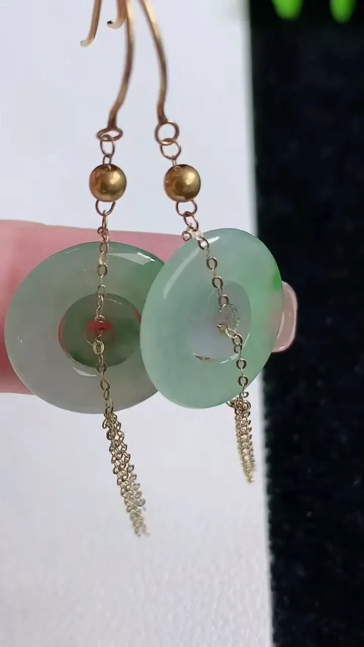 天然A货翡翠母子平安扣耳坠，尺寸15.3-2，重量:2.90g
11月14日