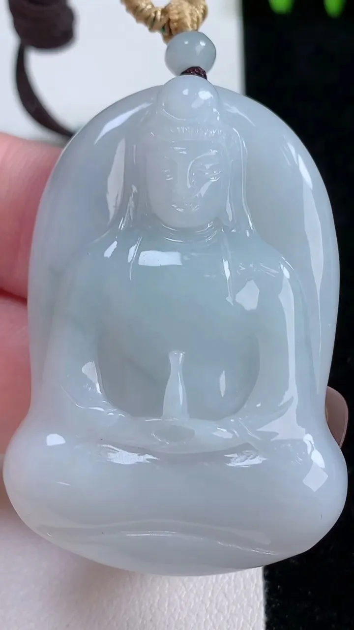 天然A货翡翠飘花观音菩萨吊坠，尺寸49.3-34.7-7.5，重量:27.66g
11月14日