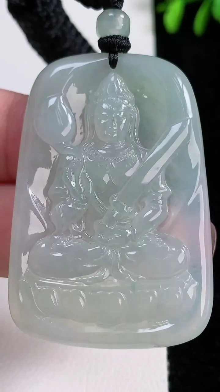 天然A货翡翠虚空藏菩萨吊坠，尺寸49.7-33.7-4.6，重量:23.66g
11月14日