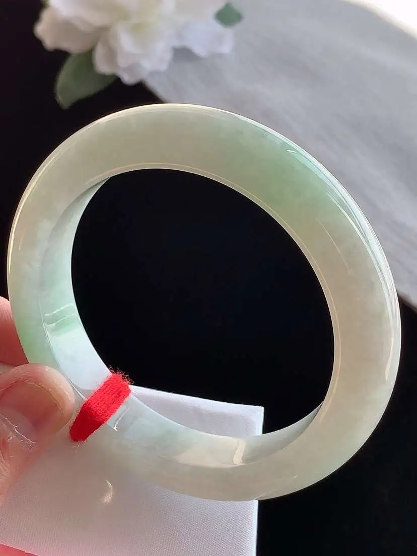 a货翡翠老坑冰种飘绿厚装正装正圈手镯58-59圈口  尺寸58×12.8×9.8mm 1115