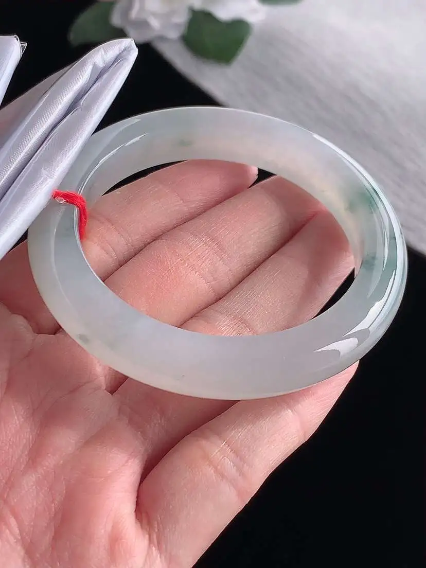 a货翡翠老坑冰种飘花正装正圈手镯52-53小圈口  尺寸52×9.8×8.8mm 1115