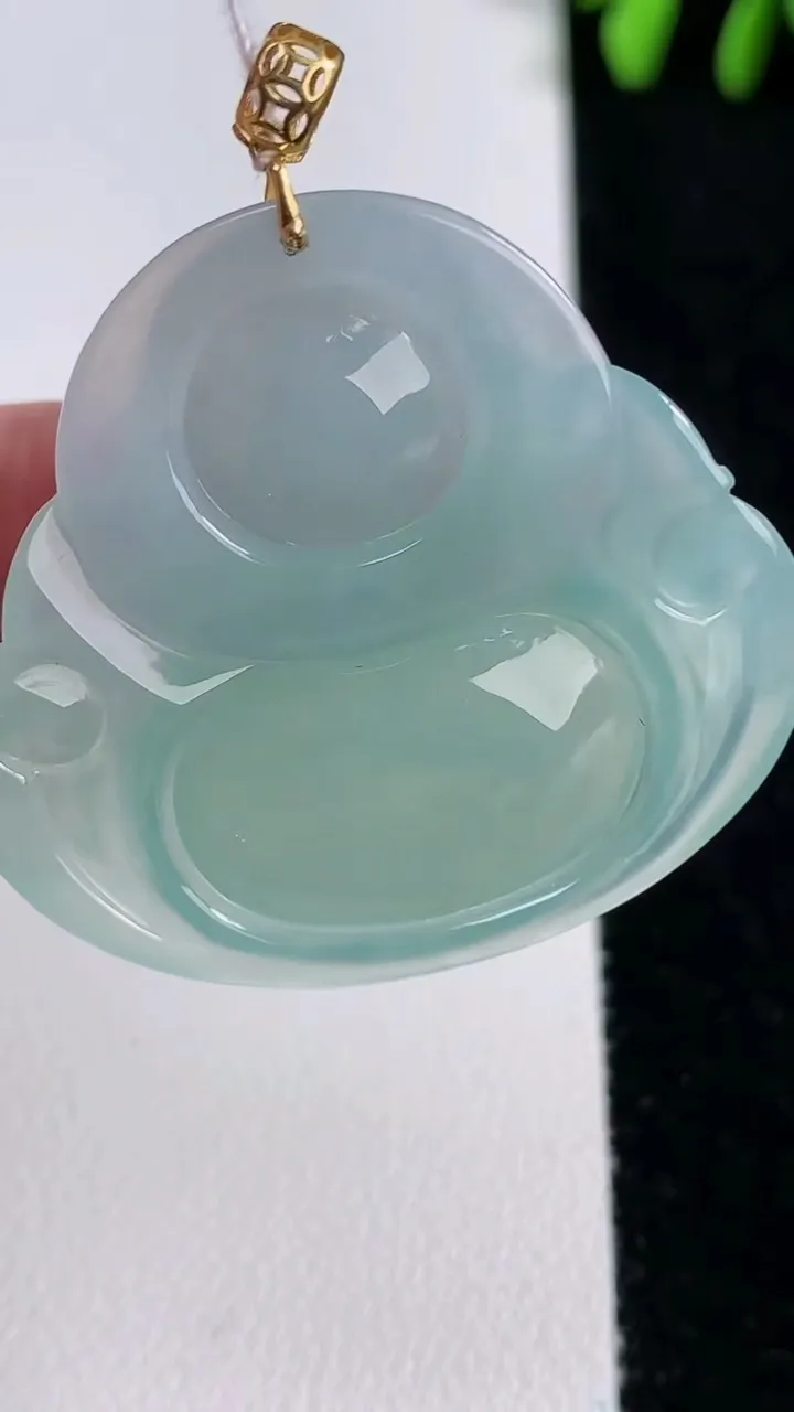 天然A货翡翠佛公吊坠，尺寸32-35.7-5.8，重量:11.12g
11月15日