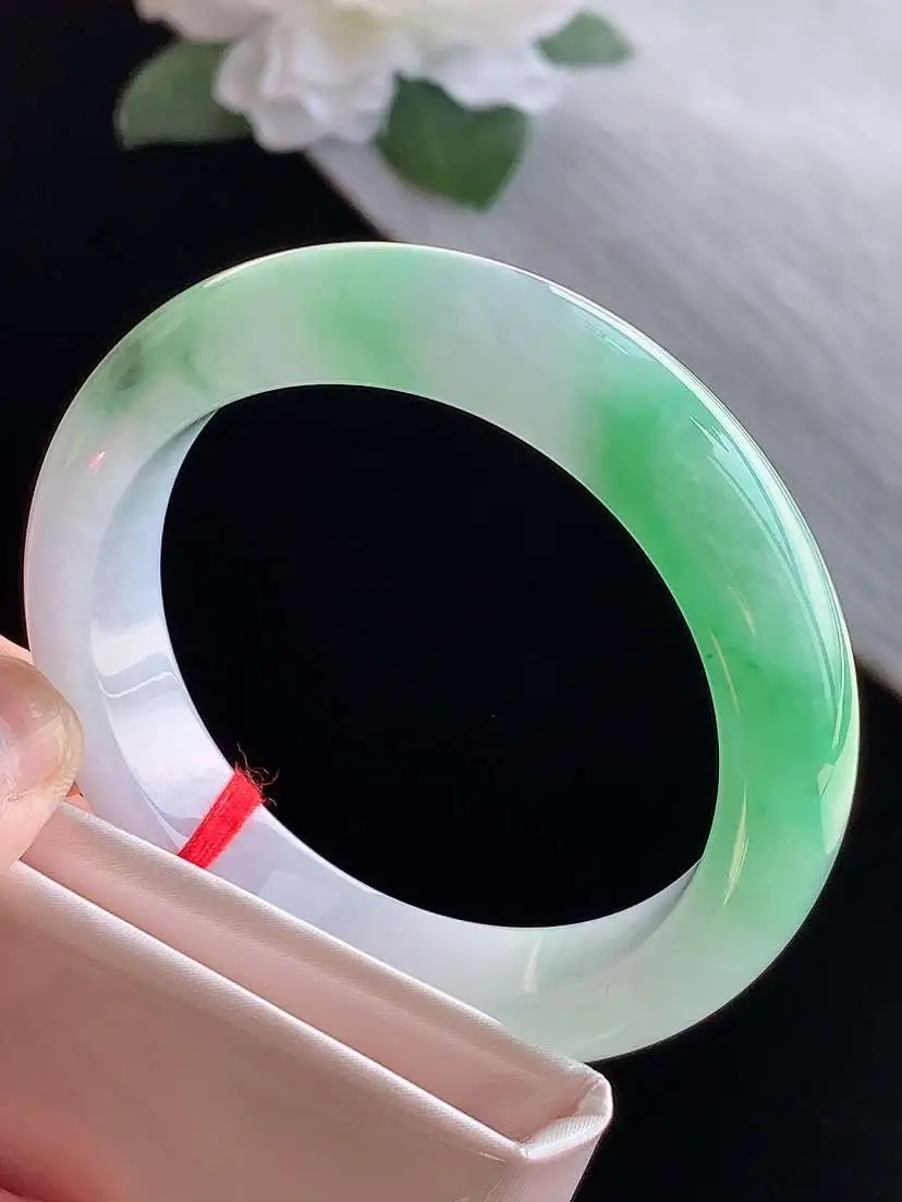 a货翡翠老坑冰种春带彩紫罗兰飘绿正装正圈手镯53-54圈口  尺寸53×12.5×8.8mm 111