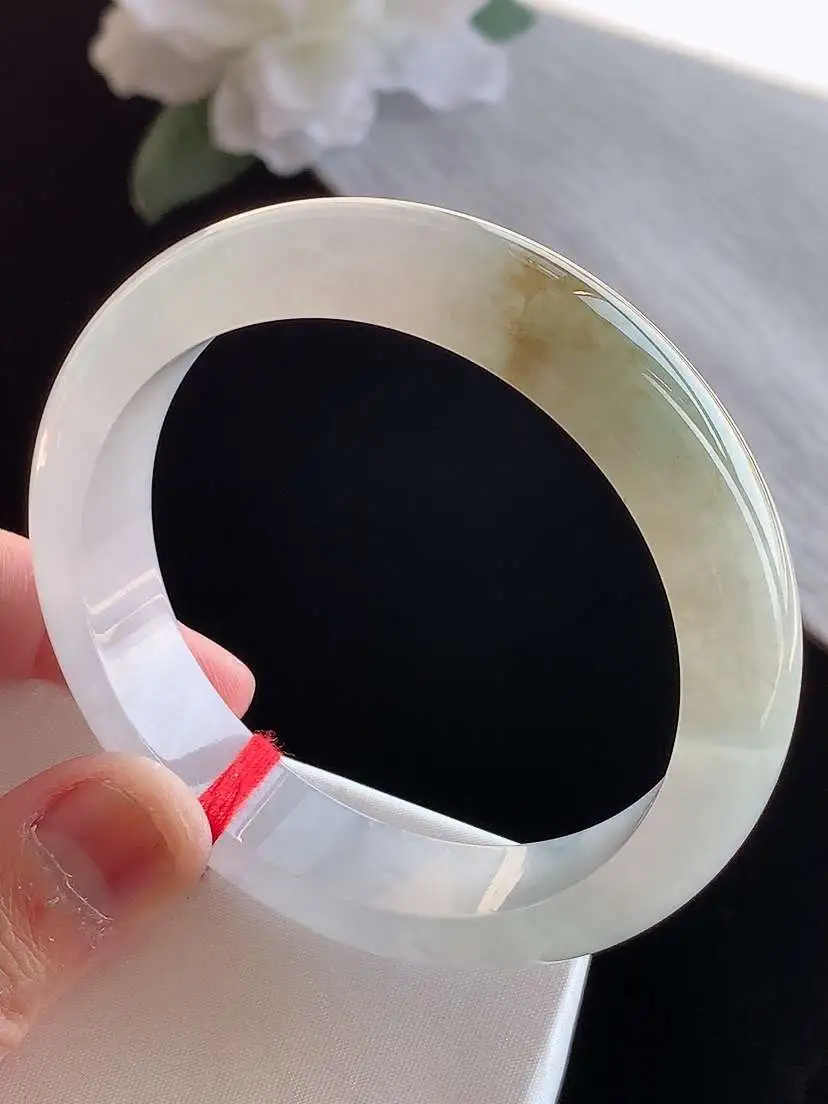 a货翡翠老坑冰种飘黄翡正装正圈手镯55-56圈口  尺寸55×13.3×8mm 1115