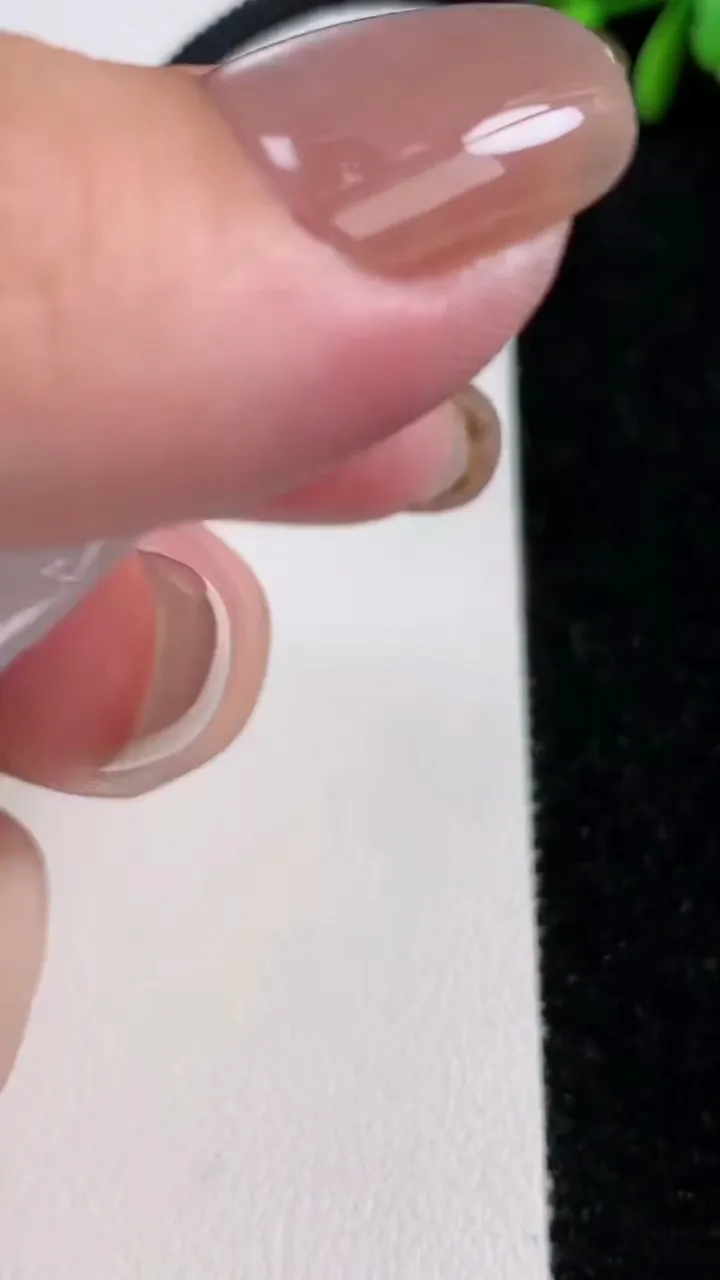 天然A货翡翠山水牌吊坠，尺寸56.6-40.5-3.8，重量:26.95g
11月15日