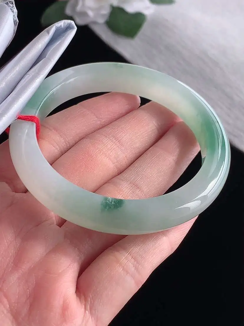 a货翡翠老坑冰种飘花正装正圈手镯55-56圈口  尺寸55×9.7×8.5mm 1115
