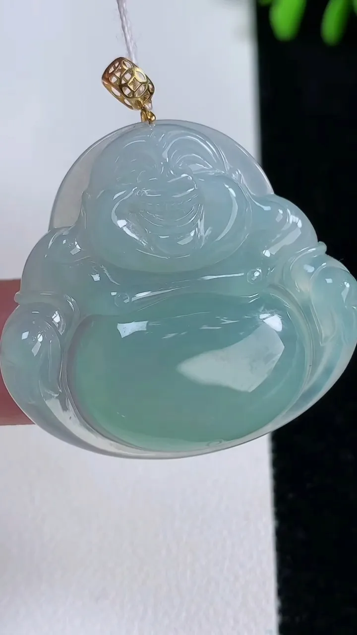 天然A货翡翠佛公吊坠，尺寸32-35.7-5.8，重量:11.12g
11月15日