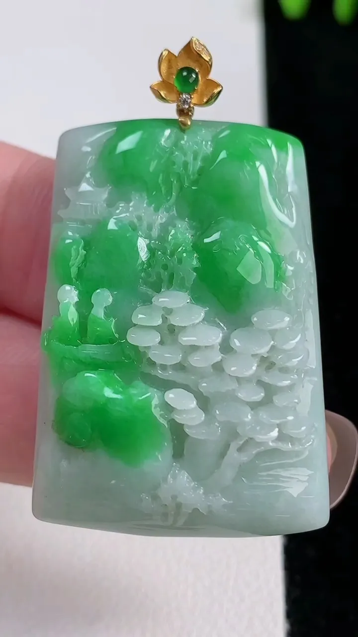 天然A货翡翠山水牌吊坠，尺寸38-27.3-9.2，重量:21.81g
11月15日