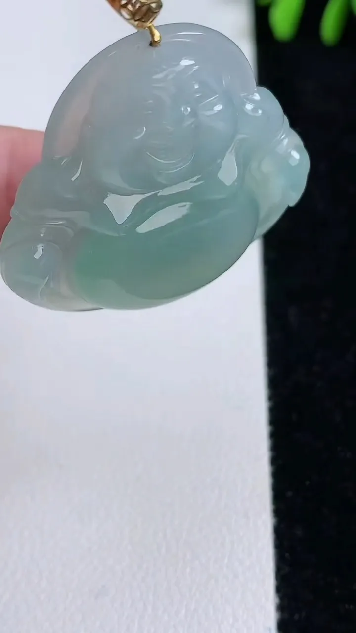 天然A货翡翠佛公吊坠，尺寸32-35.7-5.8，重量:11.12g
11月15日