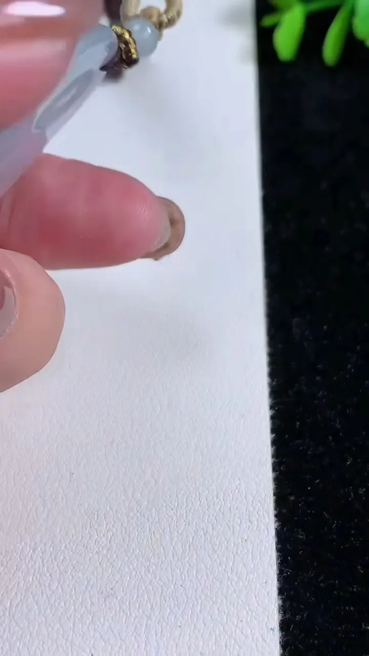 天然A货翡翠观音菩萨吊坠，尺寸53-48.3-6.3，重量:29.82g
11月15日