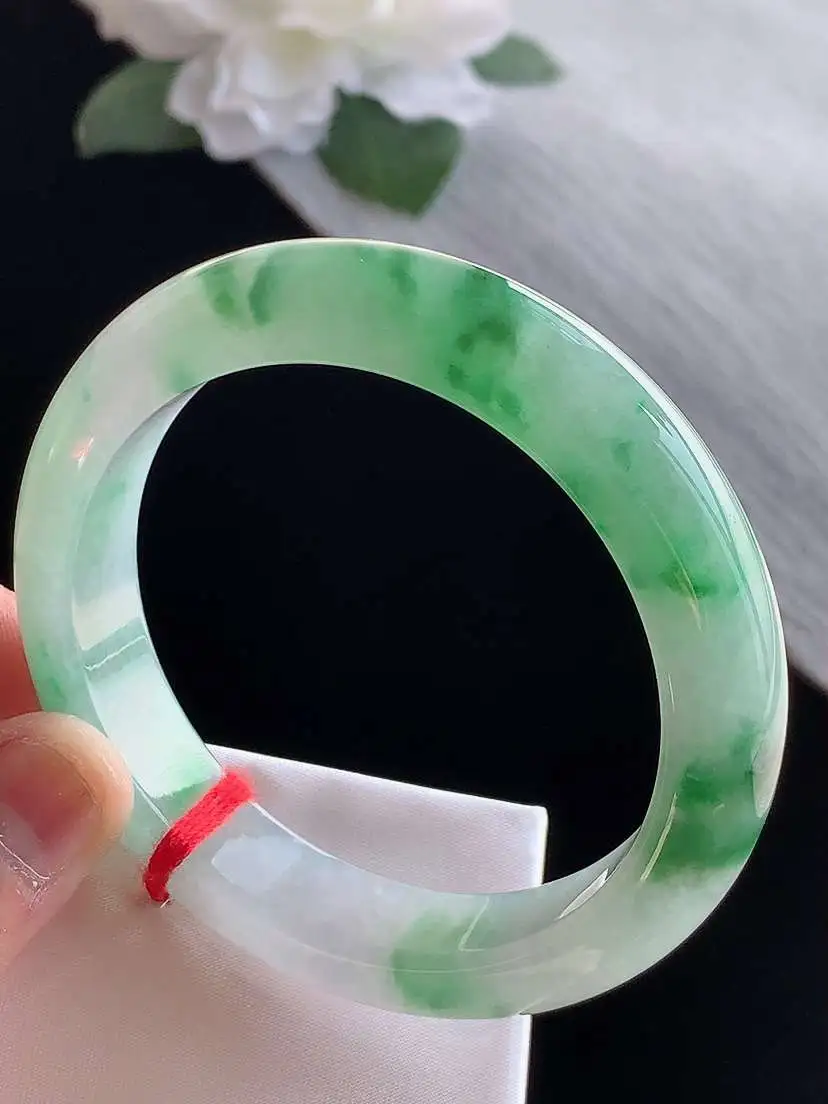 a货翡翠老坑冰种飘绿正装正圈手镯55-56圈口  尺寸55.3×12.3×8.8mm 1115
