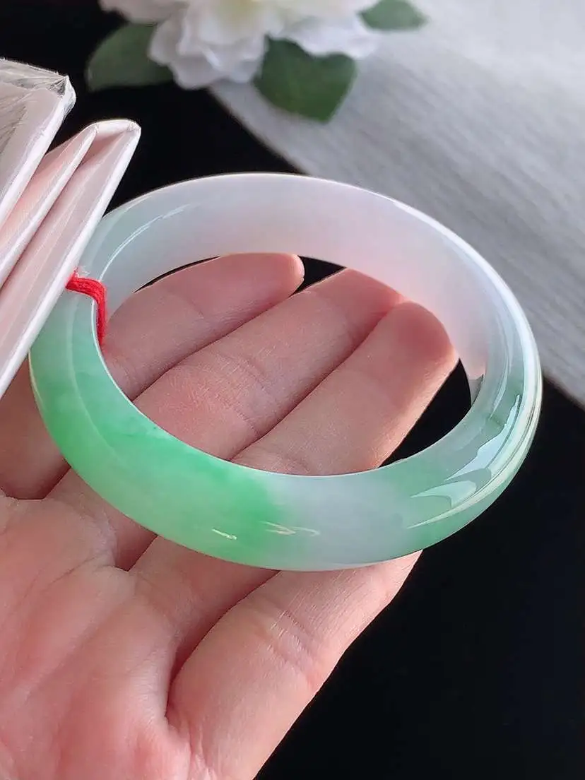 a货翡翠老坑冰种春带彩紫罗兰飘绿正装正圈手镯53-54圈口  尺寸53×12.5×8.8mm 1115