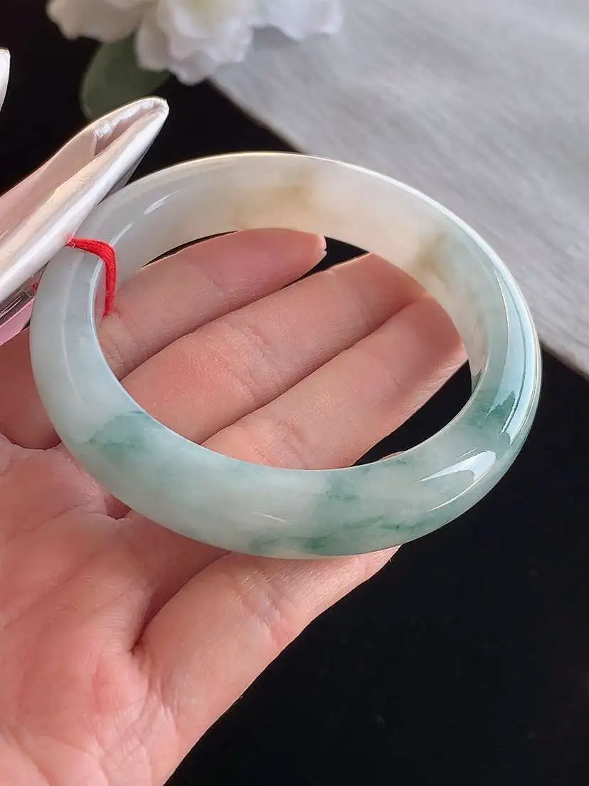 a货翡翠老坑冰种飘花正装正圈手镯55-56圈口  尺寸55×12×8.6mm 1115