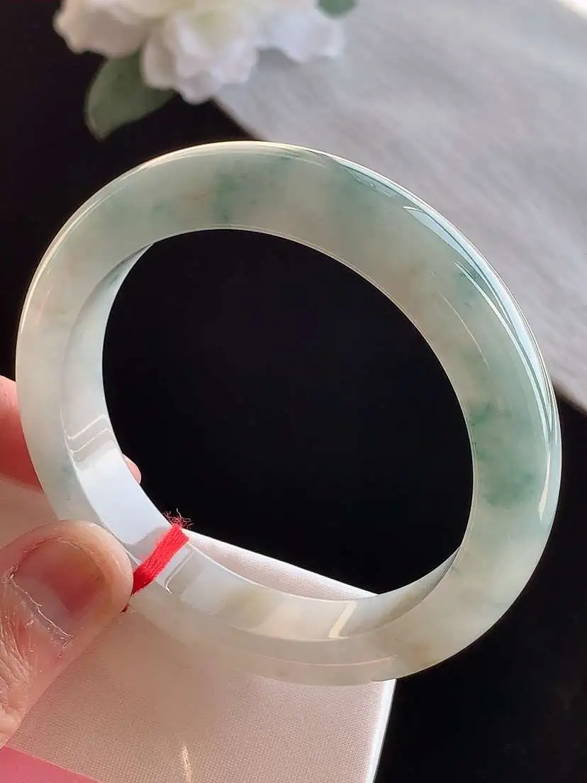a货翡翠老坑冰种飘花正装正圈手镯55-56圈口  尺寸55×12×8.6mm 1115