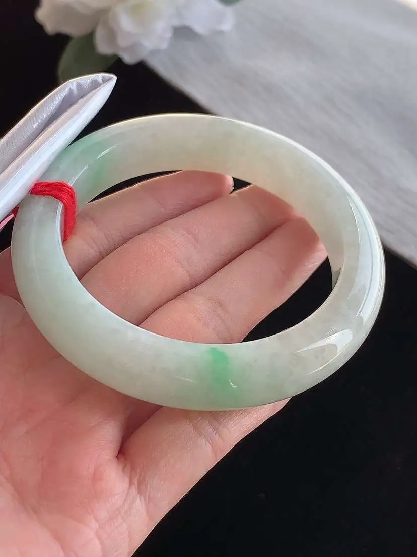 a货翡翠老坑冰种飘绿厚装正装正圈手镯58-59圈口  尺寸58×12.8×9.8mm 1115